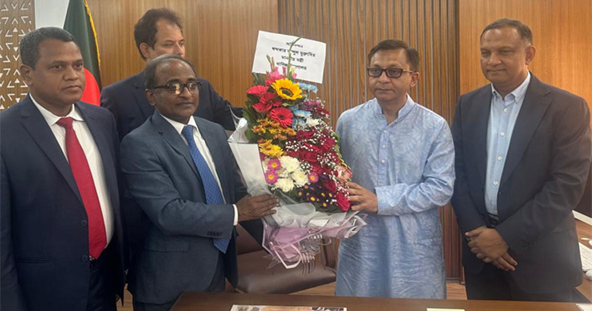 ভুল ধরিয়ে একসাথে কাজ করলে দেশের অগ্রগতি সম্ভব: মন্ত্রী