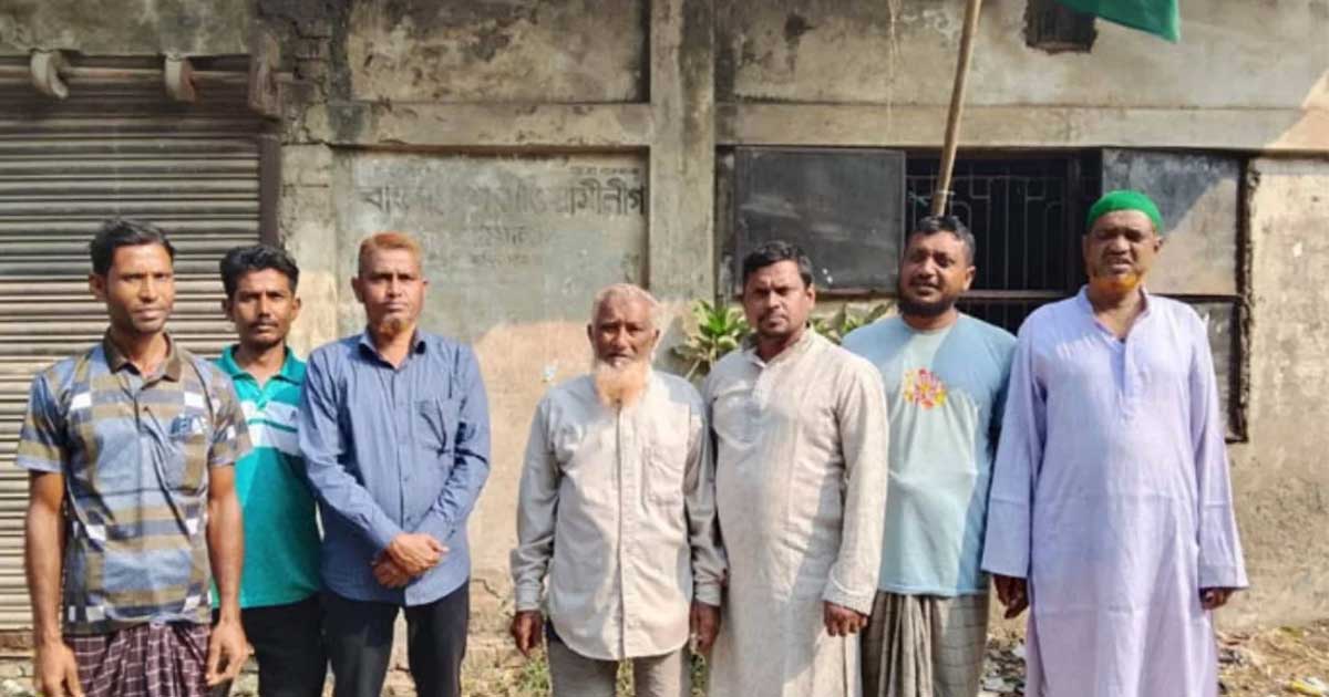 নড়াইলে জয় বাংলা স্লোগান দিয়ে আ.লীগ কার্যালয়ে পতাকা উত্তোলন