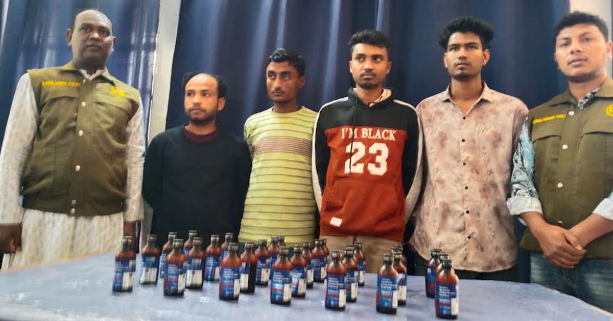 ঠাকুরগাঁওয়ে  ডিবির অভিযানে মাদকসহ চারজন গ্রেপ্তার