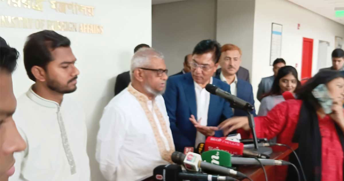 মধ্যপ্রাচ্য প্রবাসীদের ভিসা জটিলতা নিরসন করা হবে: প্রবাসীকল্যাণ মন্ত্রী