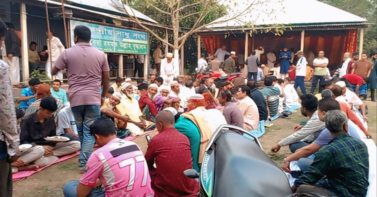 কালিহাতীতে কেন্দ্রীয় সাধু সংঘে ইফতার আয়োজন