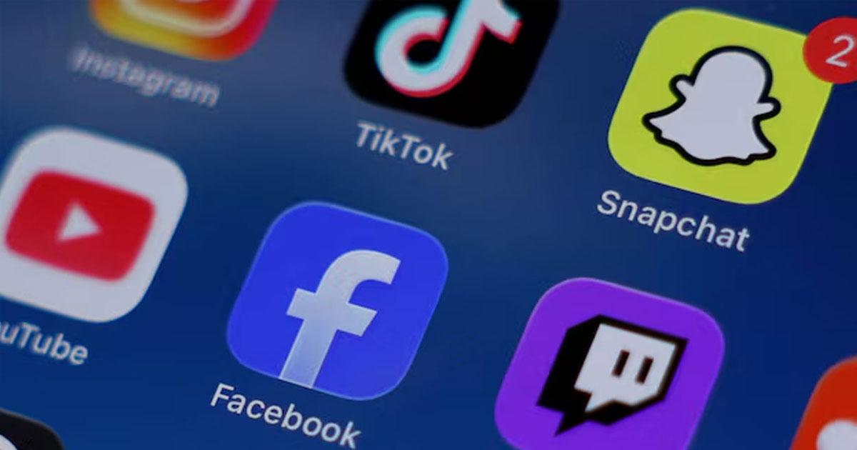 শিশুদের মোবাইল আসক্তি ঠেকাতে কর্ণাটকের কড়া সিদ্ধান্ত