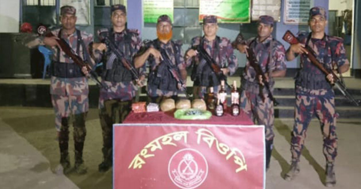 কুষ্টিয়া সীমান্তে চার অভিযানে ১৪ লাখ টাকার মাদক ও ভারতীয় পণ্য উদ্ধার