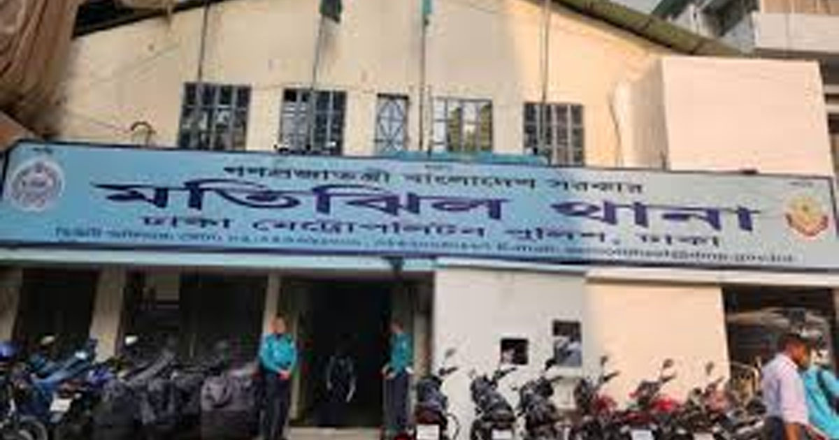 মতিঝিলে ভ্যানে ট্রাকের ধাক্কায় নিহত ২