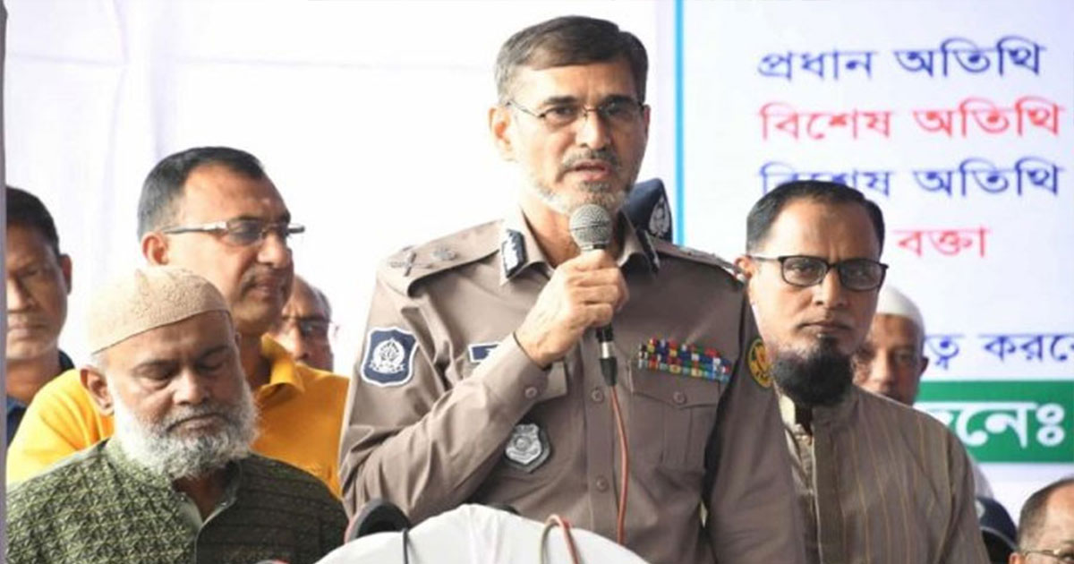 ঈদযাত্রায় অতিরিক্ত ভাড়া ও যাত্রী হয়রানি রোধে মাঠে মোবাইল কোর্ট চালাবে পুলিশ