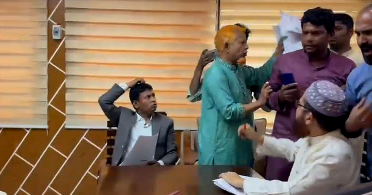 ঠাকুরগাঁওয়ে ইউএনওর কক্ষে ঢুকে ফাইল ছিনতাই: যুবদল নেতা গ্রেপ্তার