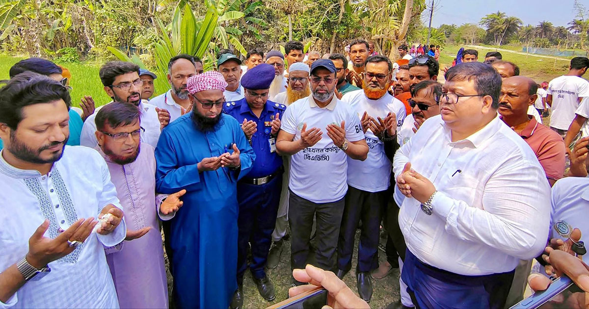 বাগেরহাটে সাতবাড়িয়া খাল পুনঃখনন কাজের উদ্বোধন করলেন প্রতিমন্ত্রী