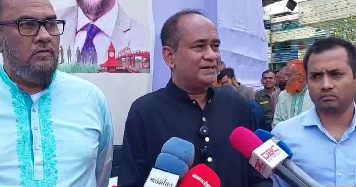 প্রধানমন্ত্রীর ঈদ অনুদান পরিচ্ছন্নতাকর্মীদের হাতে তুলে দিলেন সিসিক প্রশাসক