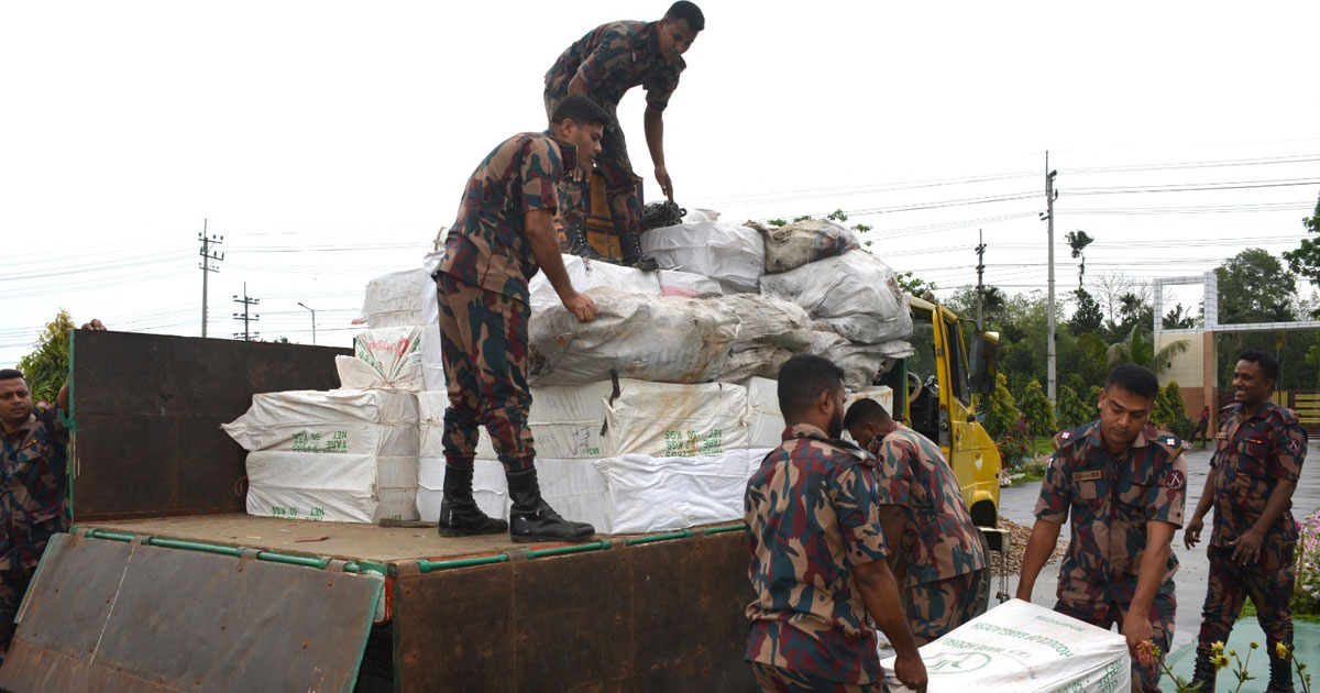 হবিগঞ্জে আড়াই কোটি টাকার ভারতীয় পণ্য জব্দ, ট্রাকসহ আটক