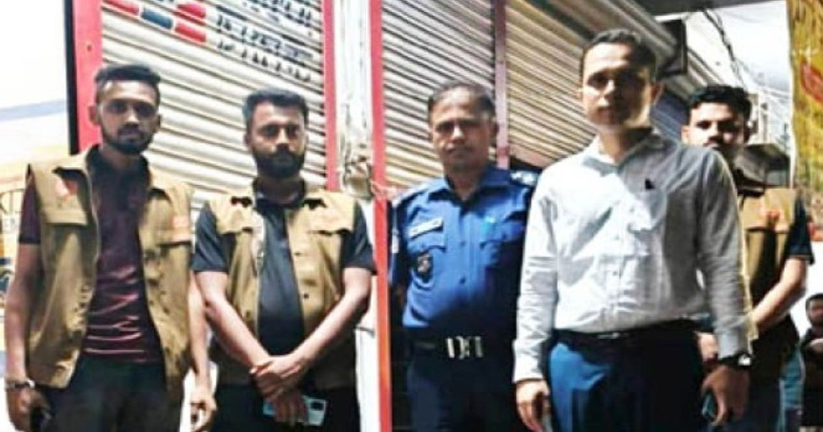 শার্শা উপজেলায় মুদি দোকান থেকে জ্বালানি তেল জব্দ ও জরিমানা