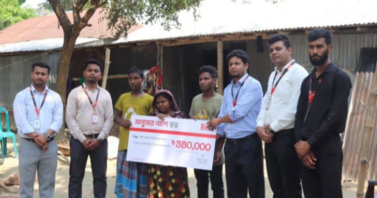 কুষ্টিয়ার সেই মেধাবী শিক্ষার্থীর দায়িত্ব নিল স্বপ্ন সুপার শপ