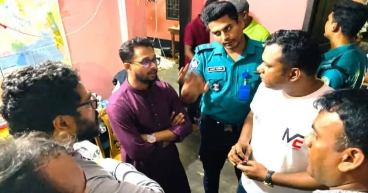 ২ জুলাই আন্দোলনকারীকে পুলিশে দিল ছাত্রদল