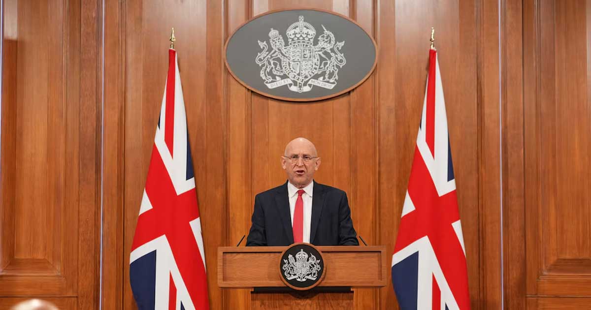 রুশ সাবমেরিন ঠেকাতে সাগরে ব্রিটিশ সেনা মোতায়েন