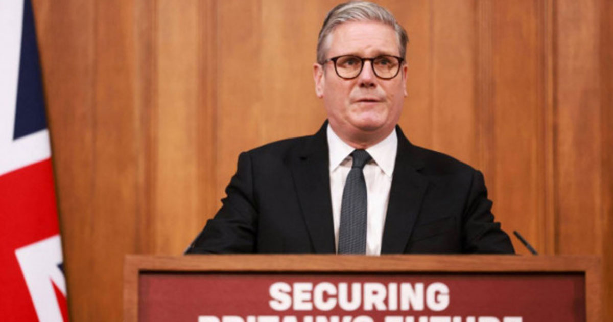 লেবাননে ইসরায়েলের হামলা ‘ভুল’, বন্ধের আহ্বান স্টারমারের