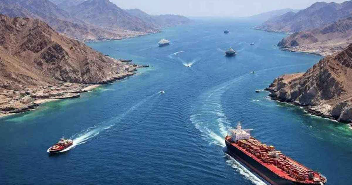 হরমুজে সামরিক জাহাজ চলাচল নিয়ে ইরানের কঠোর হুঁশিয়ারি