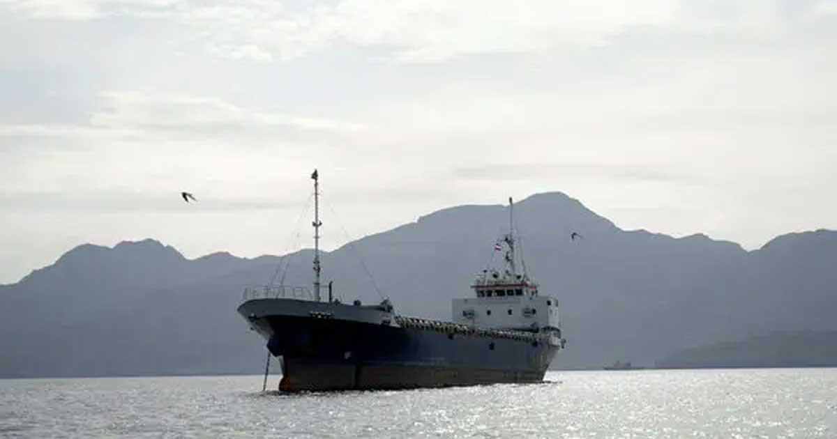 হরমুজে ইরানের বন্দর অবরোধে যাচ্ছে যুক্তরাষ্ট্র, তেলের দামে উল্লম্ফন