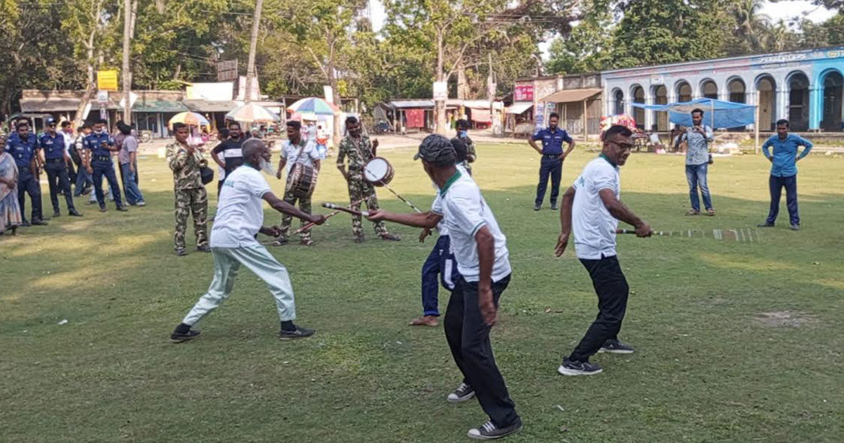 নড়াইলে বাংলা বর্ষবরণ বর্ণিল করতে লাঠিখেলা অনুষ্ঠিত