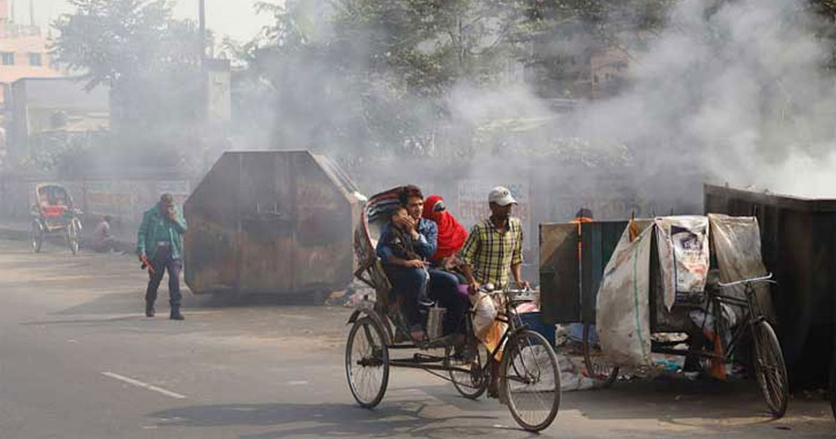 ঢাকার বাতাস খুব ‘অস্বাস্থ্যকর’, বায়ুদূষণে শীর্ষে দিল্লি