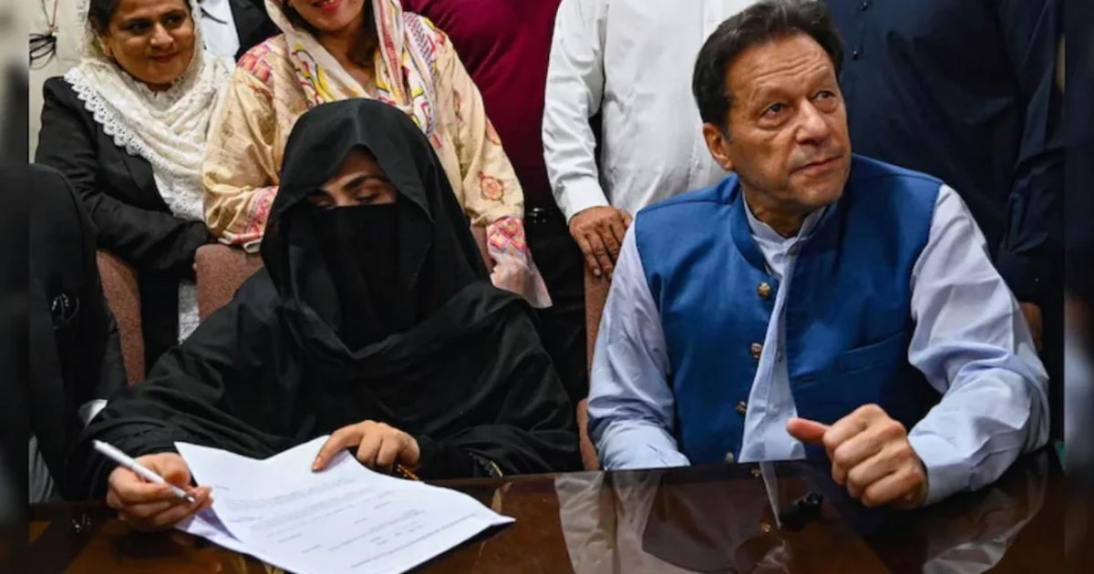 আমাকে নতি স্বীকার করাতে বুশরা বিবিকে নির্যাতন করা হচ্ছে: ইমরান খান