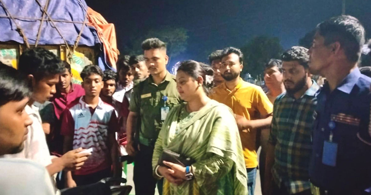 তেলসংকটে ফিলিং স্টেশনে ভাঙচুর