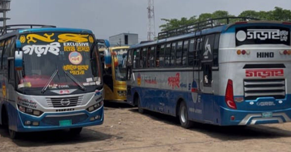 দাবি আদায়ে কুষ্টিয়ায় অনির্দিষ্টকালের বাস ধর্মঘট, ভোগান্তিতে যাত্রীরা