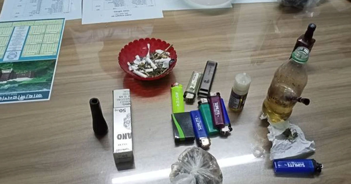 জাবি হলে মাদকসহ নারী শিক্ষার্থী আটক