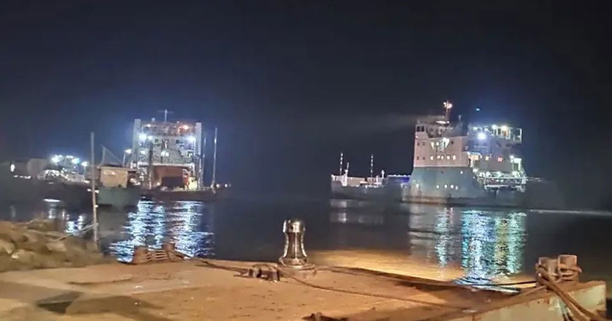 কালবৈশাখীতে দৌলতদিয়া-পাটুরিয়া নৌরুটে ফেরি বন্ধ