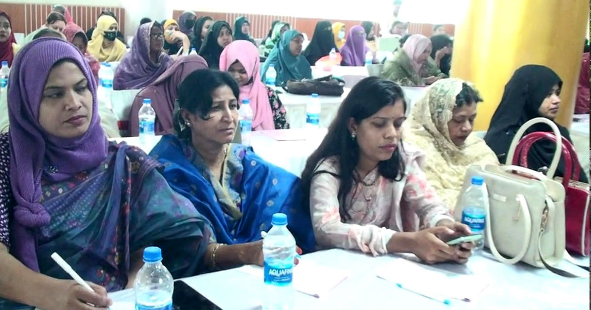 নাটোরে নারী উদ্যোক্তা খাতে ঋণ বিতরণ ও আর্থিক অন্তর্ভুক্তি স্বাক্ষরতা বিষয়ক প্রশিক্ষণ সম্পন্ন