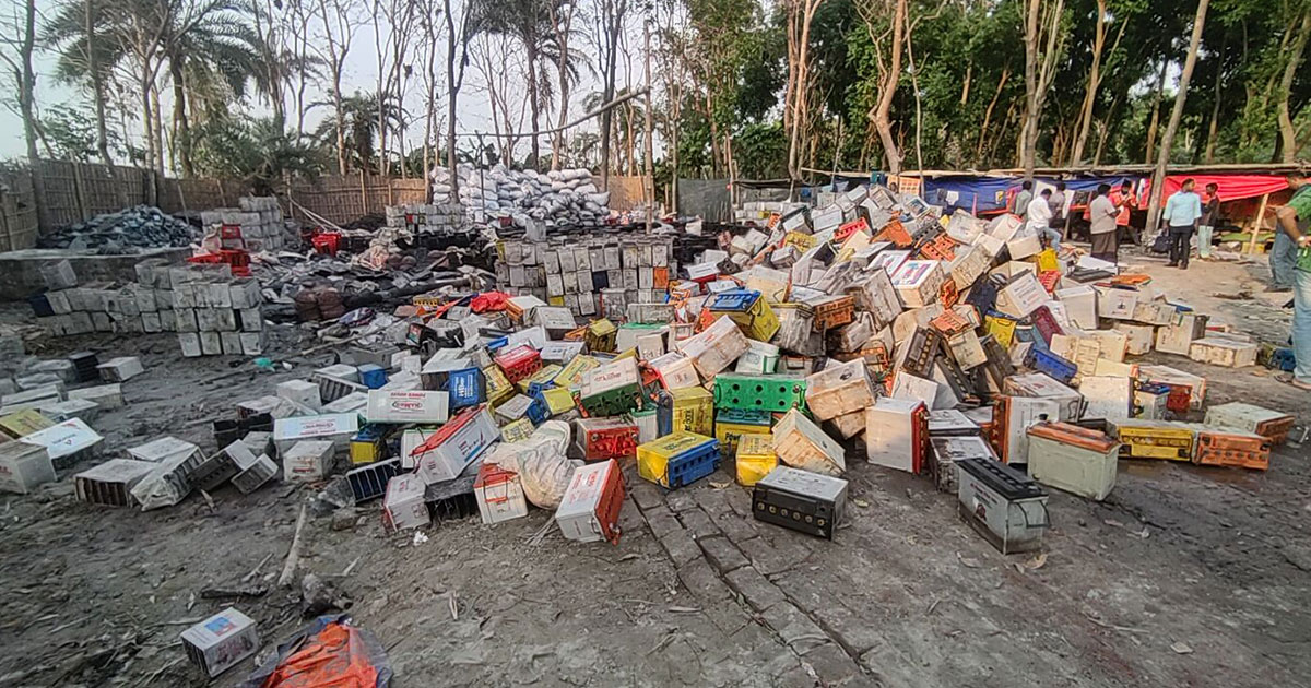 জীবননগরে অবৈধ সিসা কারখানা বন্ধ