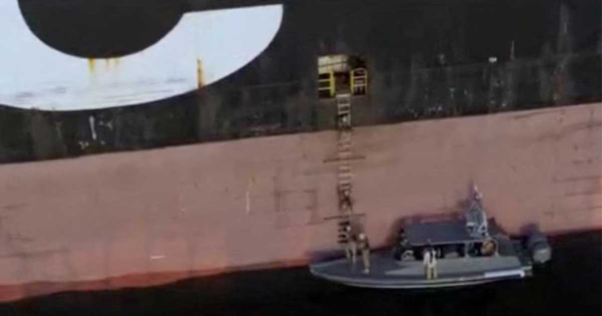 আটক জাহাজ বন্দর আব্বাসে নিচ্ছে ইরান, নাবিকদের নিরাপত্তা নিয়ে উদ্বেগ