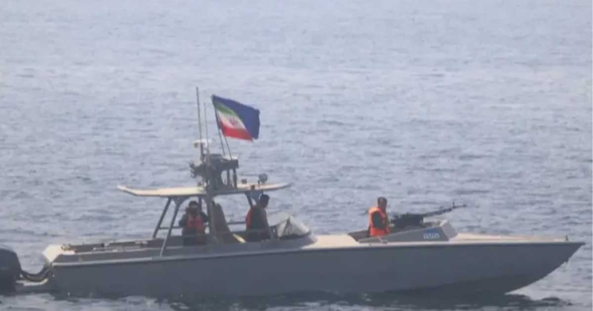 হরমুজ প্রণালিতে টোল আদায় করছে ইরান