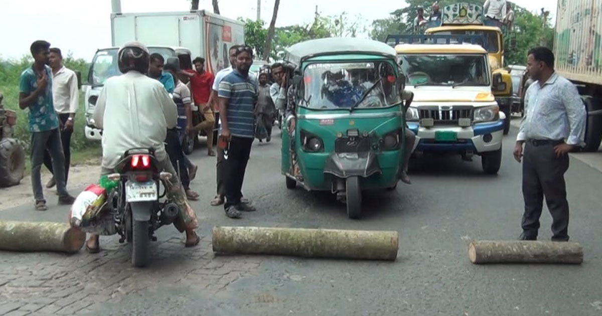 ইভটিজিংয়ের প্রতিবাদ করায় কলেজ ছাত্রের ওপর হামলা