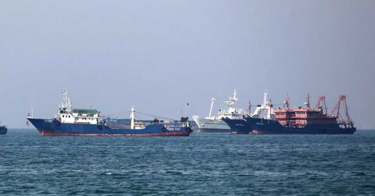 বন্ধ হরমুজ প্রণালি, শতাধিক ট্যাঙ্কারে আটকা হাজারো নাবিক