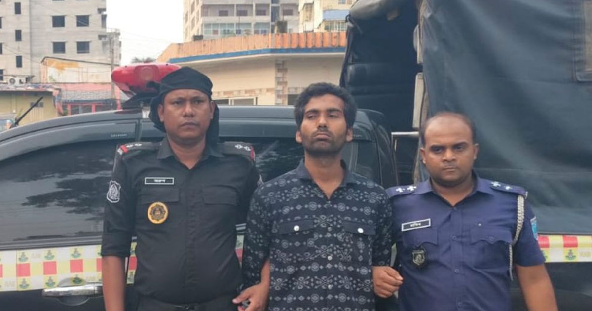 ফরিদপুরে তিন হত্যাকাণ্ড : অভিযুক্ত আকাশ গ্রেপ্তার