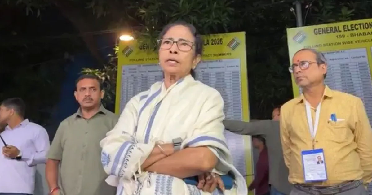 ভোট কারচুপির অভিযোগ মমতার, তৃণমূল-বিজেপির পাল্টাপাল্টি বিক্ষোভ