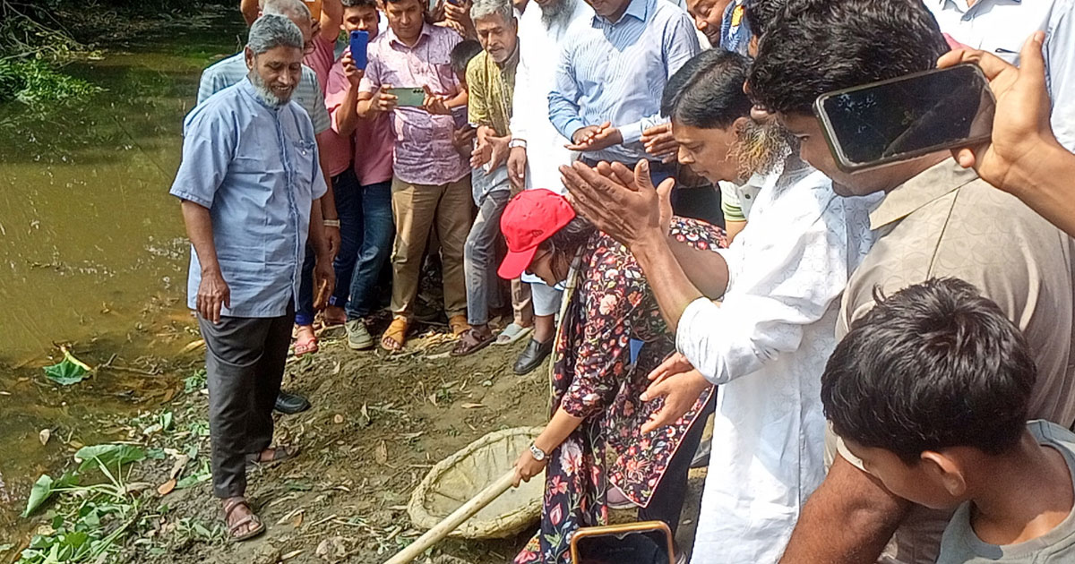 দেশকে পুনরুদ্ধারে বর্তমান সরকার কাজ করে যাচ্ছে