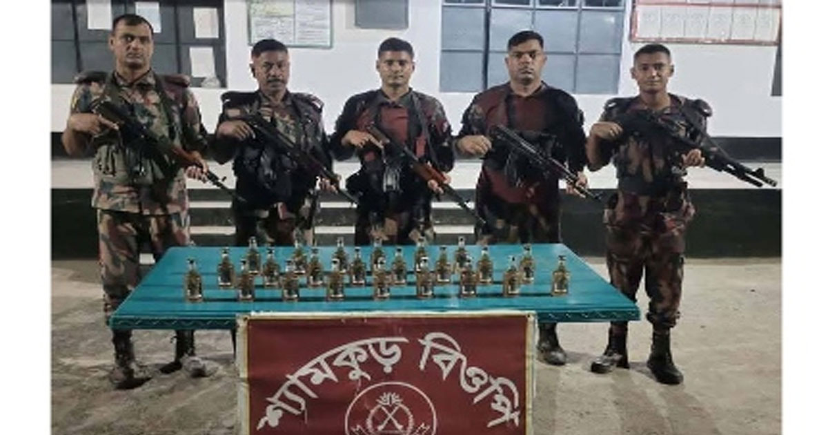 সীমান্তে পৃথক অভিযানে ভারতীয় মদ জব্দ, আটক ৩