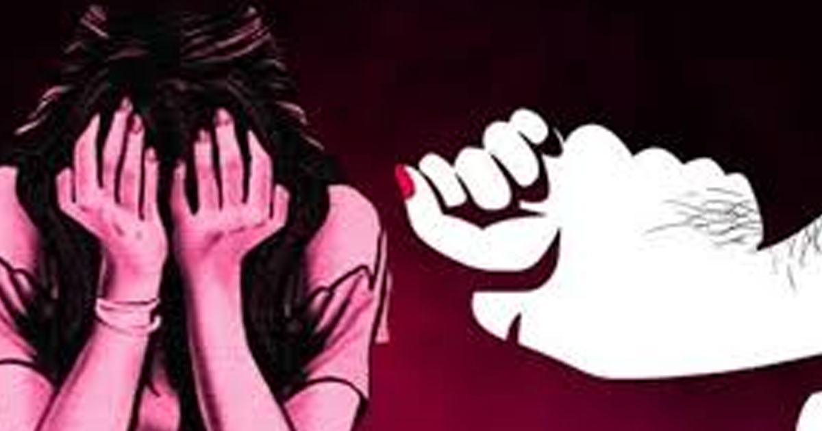 মাটি খুঁড়ে ঘরে ঢুকে কলেজ ছাত্রীকে ধর্ষণ