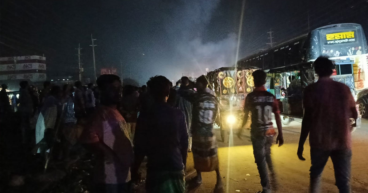 ভালুকায় উচ্ছেদ অভিযানকে কেন্দ্র করে মহাসড়ক অবরোধ, ঘণ্টাব্যাপী যান চলাচল বন্ধ