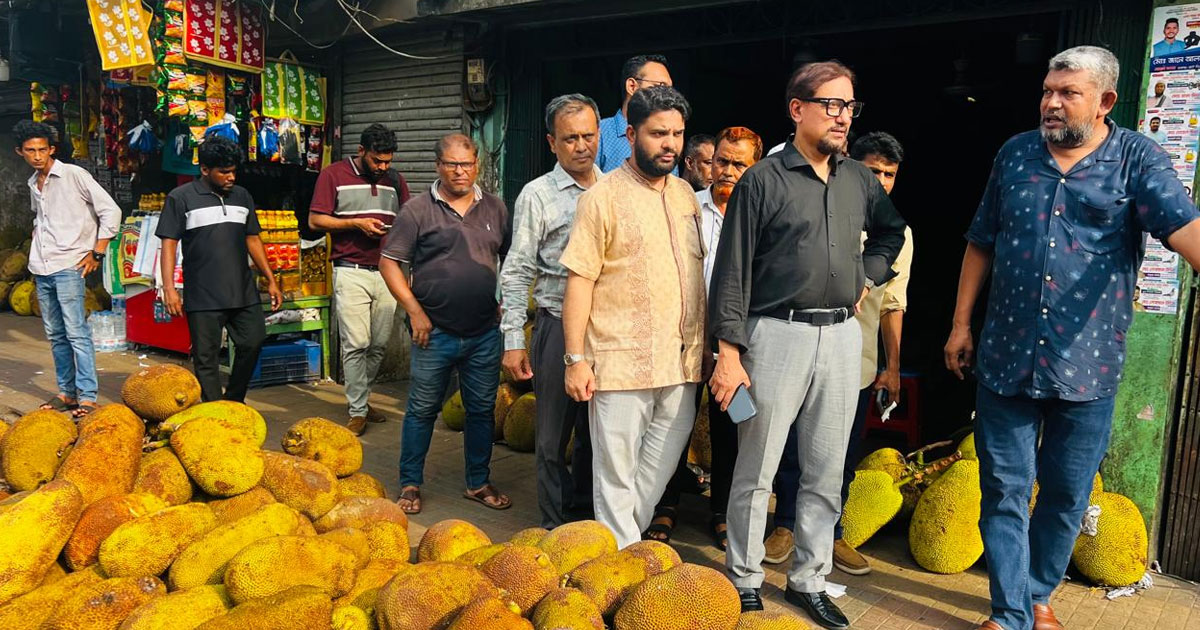 ফুটপাত দখল করে ব্যবসা করা চলবে না: চসিক মেয়র