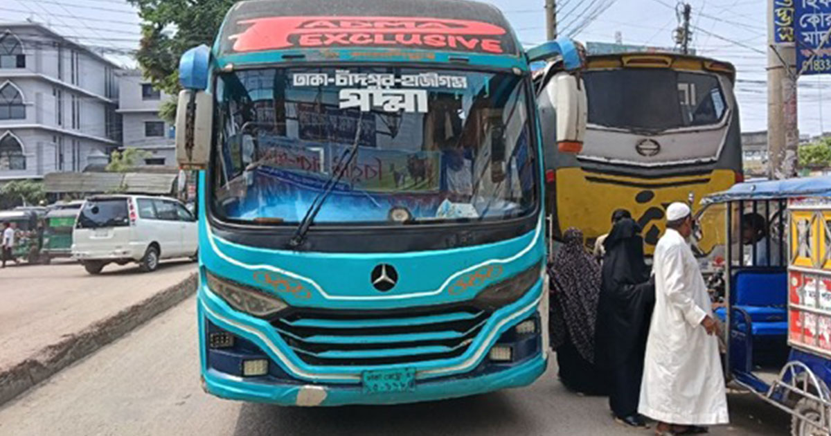 চাঁদপুর-কুমিল্লা রুটে ১০ ঘন্টা পর বাস চলাচল শুরু