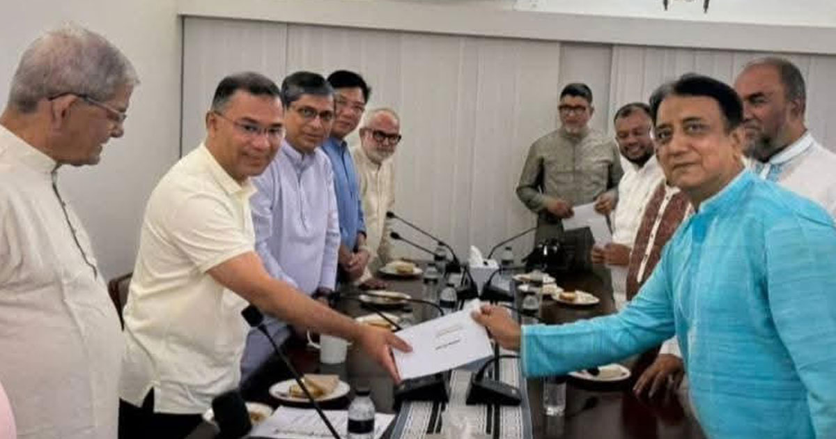 বগুড়া সিটি কর্পোরেশন কর্মীদের ৪৩ লাখ টাকার বোনাস দিলেন প্রধানমন্ত্রী