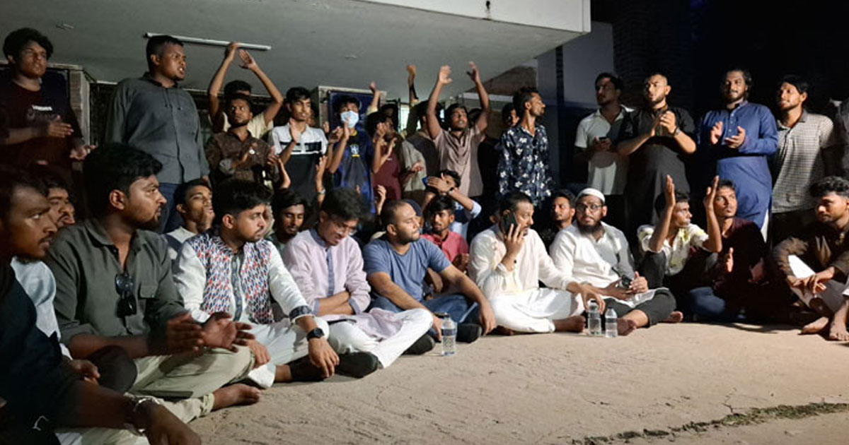 ডিম মারায় মামলা: রাত ১০টায় থানা ত্যাগ নাসির উদ্দীন পাটোয়ারীর