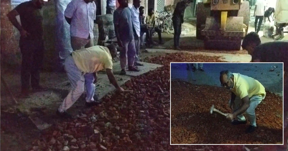 মানুষের দুর্ভোগ দেখে গভীর রাতে কাজে নামলেন আব্দুল মজিদ বিশ্বাস