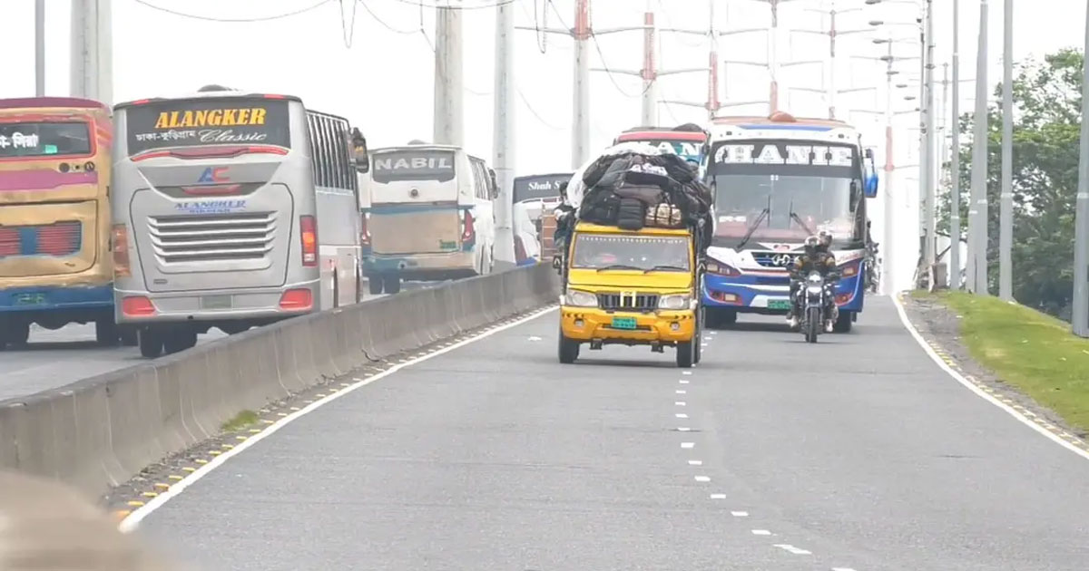 ২৪ ঘণ্টায় যমুনা সেতু পেরিয়েছে সাড়ে ৩৫ হাজার যানবাহন