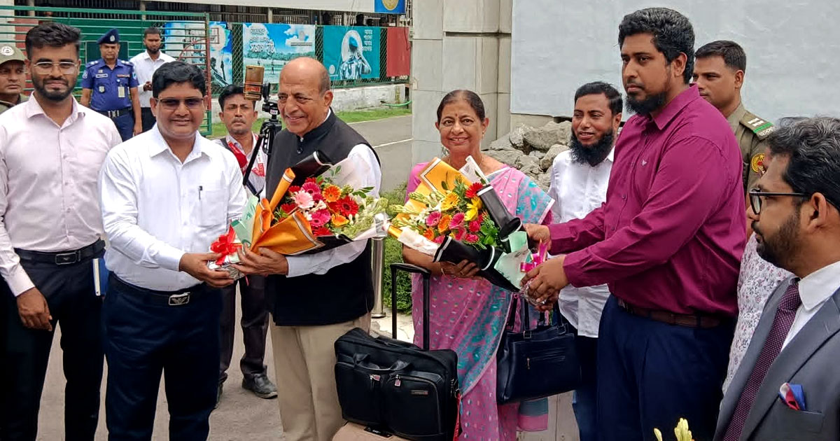 বেনাপোল দিয়ে প্রবেশ করলেন ভারতীয় হাইকমিশনার