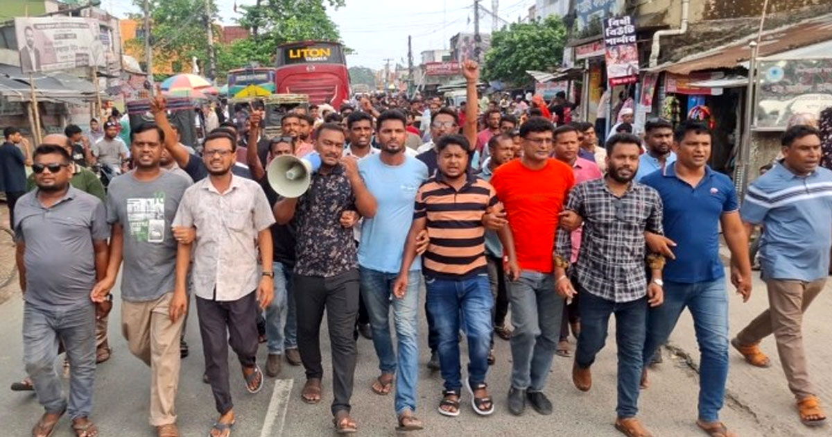 শার্শায় বাজেটের পক্ষে বিএনপির শুভেচ্ছা মিছিল