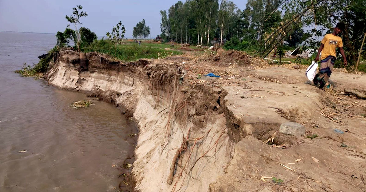 যমুনা, ব্রহ্মপুত্র ও দশআনী নদীর তীব্র ভাঙনে নিঃস্ব শত শত পরিবার