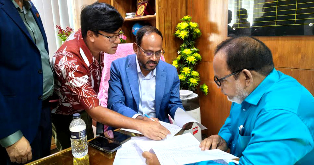 টাঙ্গাইল মেডিকেলে অনিয়ম-অব্যবস্থাপনায় ক্ষুব্ধ প্রতিমন্ত্রী
