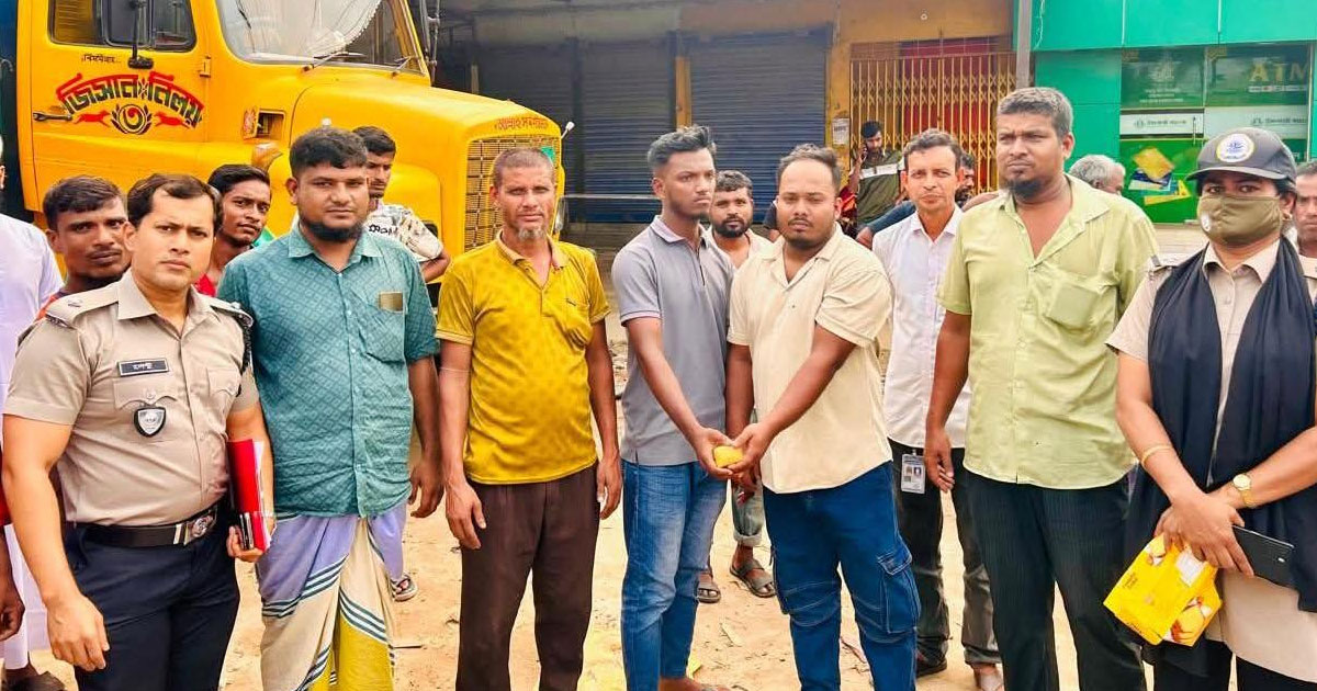 ময়মনসিংহে আলম এশিয়া বাস থেকে ১৩৯৪ পিস ইয়াবাসহ গ্রেপ্তার ২